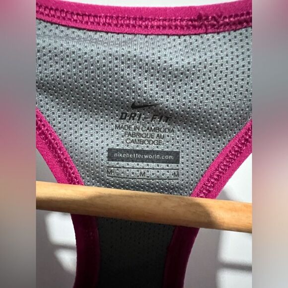 Nike Razorback Tank - Picture 2 of 5